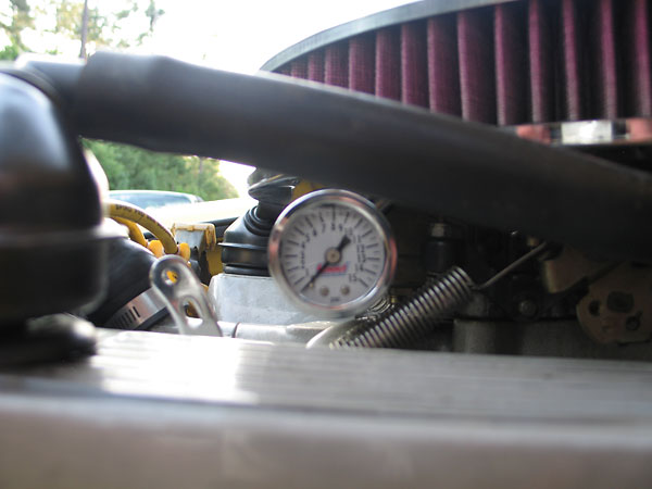 Summit Racing fuel pressure gauge.