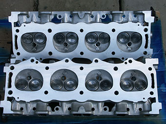 Rover aluminum V8 cylinder head compression chambers