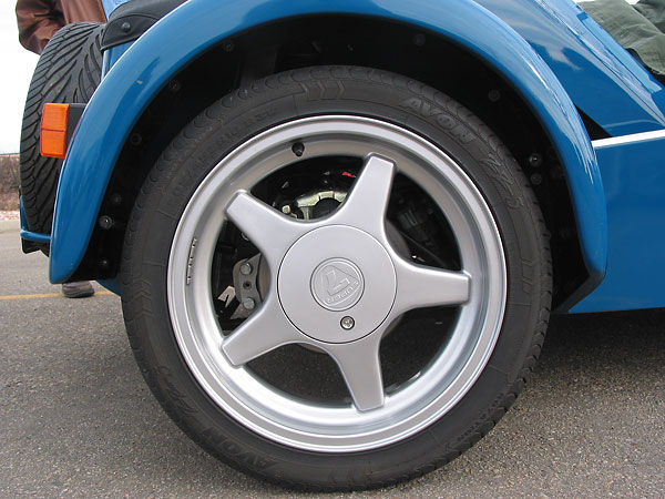 7x16 5-spoke Caterham rear wheels with 205/45-16 Avon ZZ3 tires