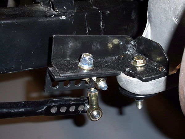 The rear sway bar has five selectable stiffness settings.