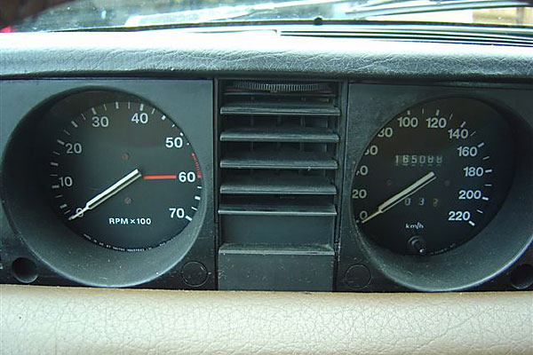 Rover SD1 speedometer - Canadian spec, in KPH