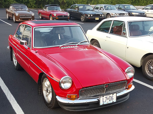 Simon Dix's MGB with Olds 215 V8 - Missouri