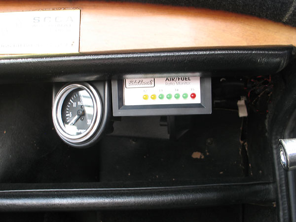 Edelbrock LED air/fuel ratio meter.